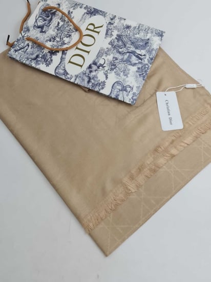 شال ماركة ديور - سعر سكارف ديور