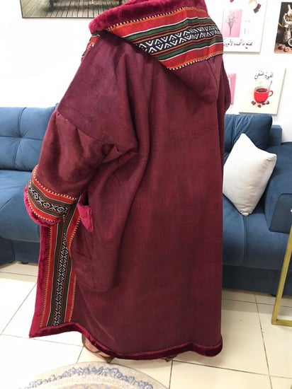 فروة الشتاء بأطراف سدو مع طاقية بالاسم