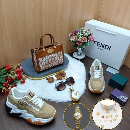 شناط نسائية ماركة مع شوز ماركه فندي