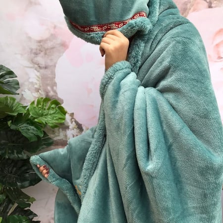 فروه شتاء نسائيه بالاسم