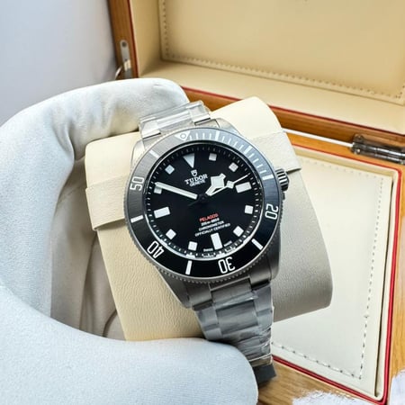 ساعة تيودور بيلاغوس تيتانيوم ماستر كواليتي