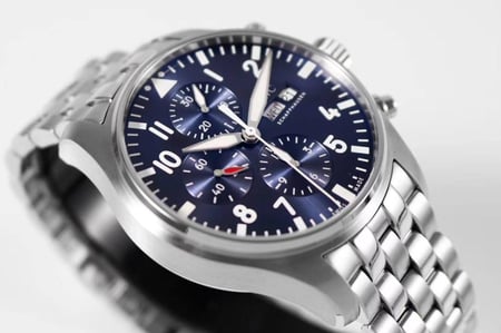 اي دبليو سي بايلوت كرونوغراف | ماستر كواليتي