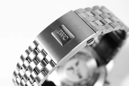 اي دبليو سي بايلوت كرونوغراف | ماستر كواليتي