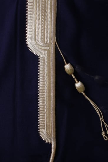 مشلح ملكي اسود ذهبي