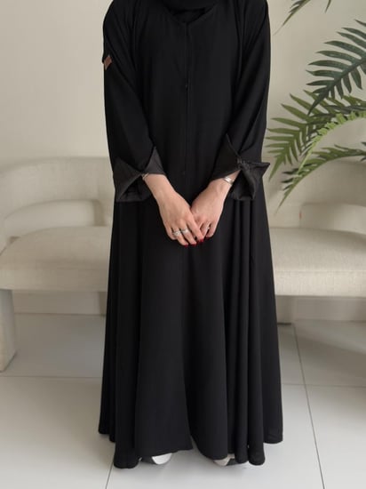 كلوش قلاب قماش (كريب امريكي)بتداخل  قماش تفتة بالكم