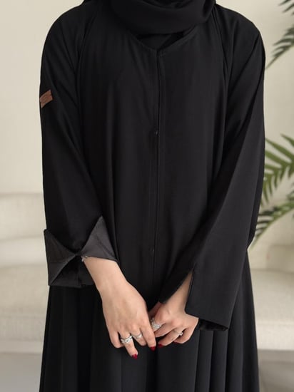 كلوش قلاب قماش (كريب امريكي)بتداخل  قماش تفتة بالكم