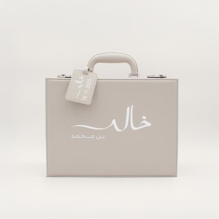 حقيبة جلدية و مفرش ماركة AIGNER