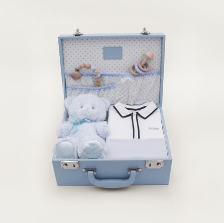 حقيبة جلدية فاخرة ببذله من براند  Boss