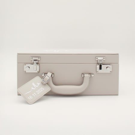 حقيبة جلدية فاخرة ببذله كم طويل من براند  Boss