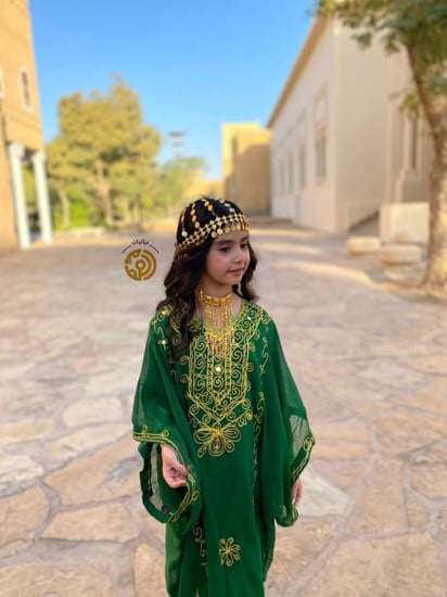 ثوب النشل النجدي الاخضر