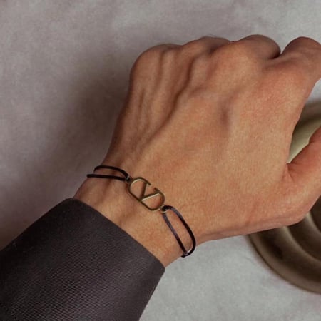 اسوارة فالنتينو خيط