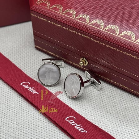 كبك كارتير فضي بفص صدفي