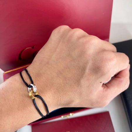 اسوارة كارتير خيط اسود