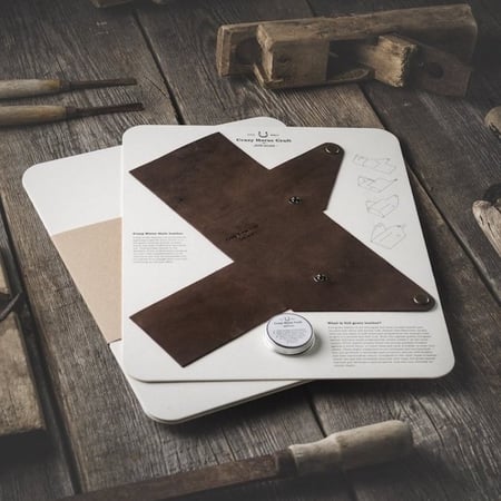 محفظة CHC بني