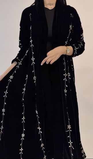 عباية مخمل دبل كلوش مطرزة