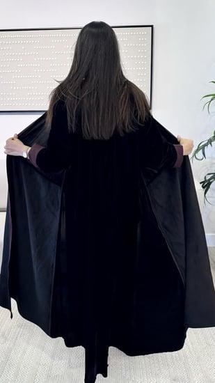 عباية مخمل مع شمواه ناعمة