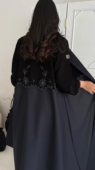 عباية كلوش مزينة بتطريز شك أنيقة