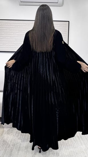 عباية كلوش قماش مخمل كسرات أنيقة