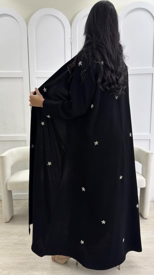 عبايه كلوش مزينه بشك نجوم فاخره