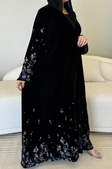 عباية شتوية من المخمل بتطريزملون