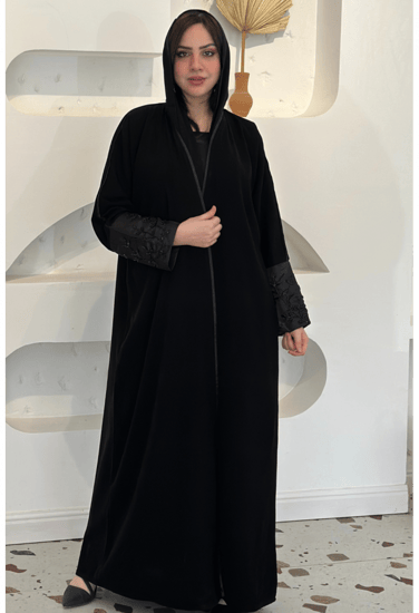 عباية بتطريز شك ناعم