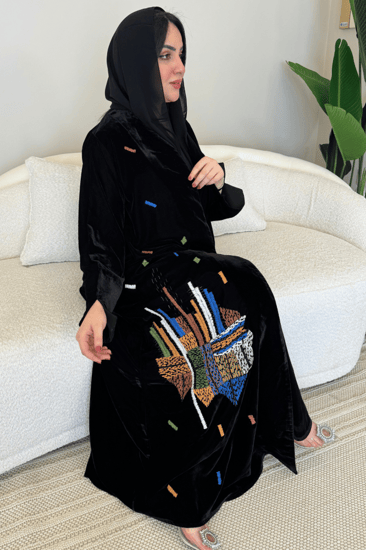 عباية مخمل بشك ملون