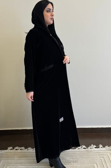 عباية مخمل رسمية بجيوب