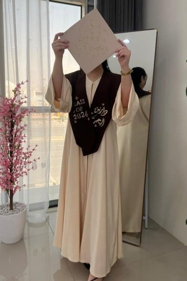 عبايات تخرج