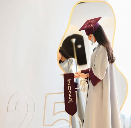 روب تخرج 2025