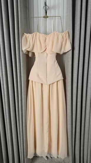 فستان سهرة مشمش ناعم