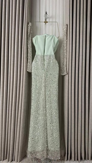 فستان سهرة طويل مطرز