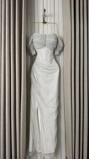 فستان سهرة أبيض طويل