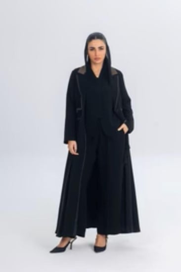 عباية يومية للدوام والسفر مع بدلة داخلية