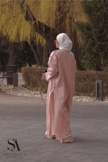 تنسيقات الصيف والسفر , طقم للمحجبات عباية وطرحة وبنطال