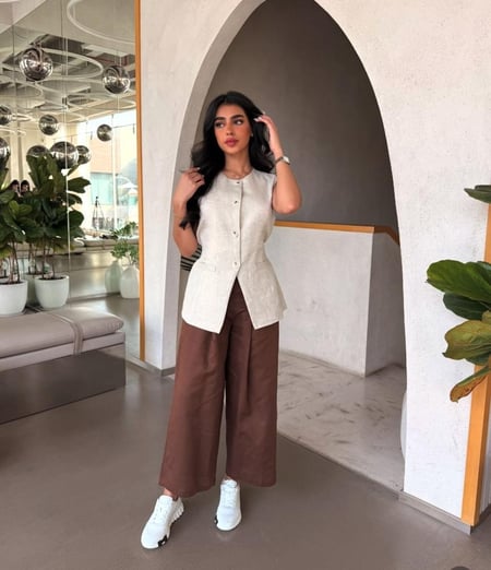 عباية مع بدلة داخلية من تنسيقات الصيف