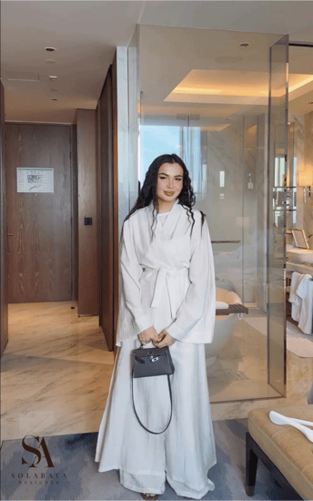 اوتفت للصيف والسفر من عباية وبدلة داخلية