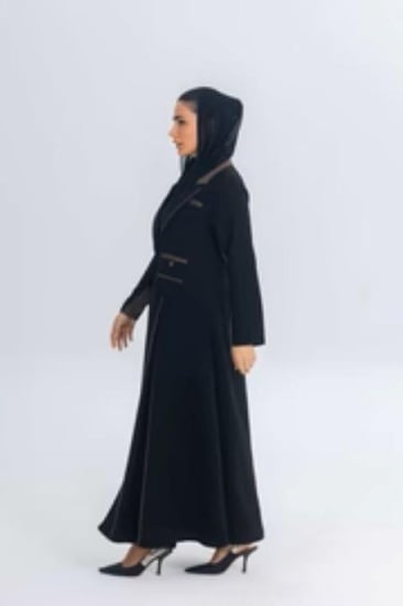 عباية يومية للدوام والسفر مع بدلة داخلية