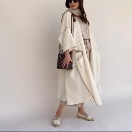 عباية بتصميم مميز للصيف والسفر