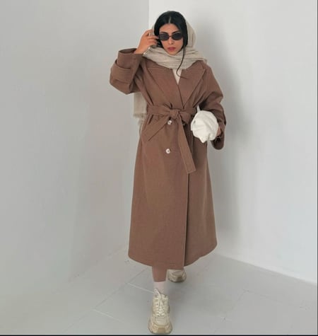 جاكيت شتوي باللون البني لون ترند لكل موسم