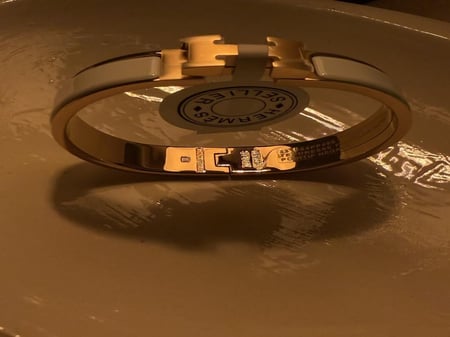 اسوارة  Hermès ابيض مقاس 17 مطلي ذهب عيار 18