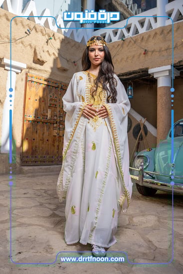 ملابس يوم التأسيس مسرح بشت فستان دقلة ثوب تراثي طقم بناتي ولادي نسائي