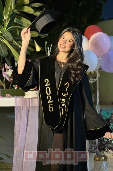 طقم عباية تخرج أسود مخمل