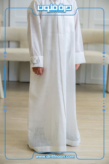 ثوب لينن أبيض