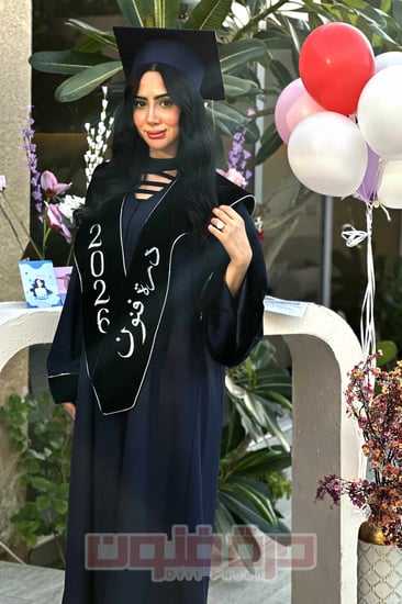 طقم عباية تخرج كحلي ومخمل اسود