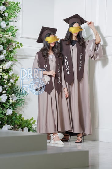 طقم عباية تخرج بني