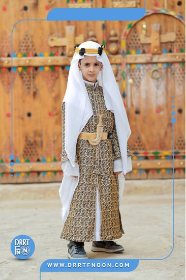 ملابس يوم التأسيس مسرح بشت فستان دقلة ثوب تراثي طقم بناتي ولادي نسائي
