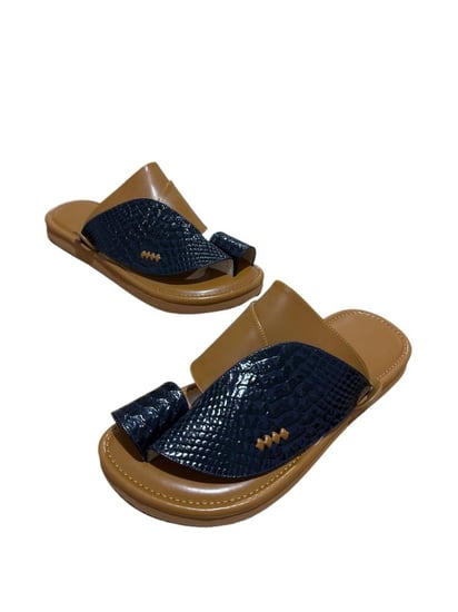 حذاء شرقي سادة