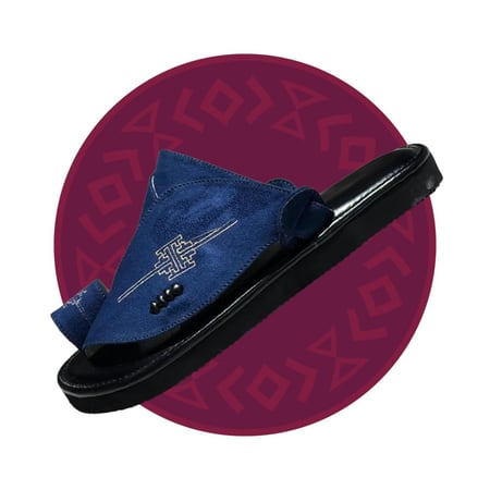 حذاء شرقي مطرز