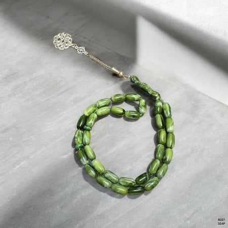 سبحة أكريليك خضراء مع عرق ابيض