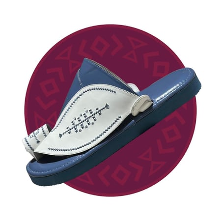 حذاء شرقي مطرز